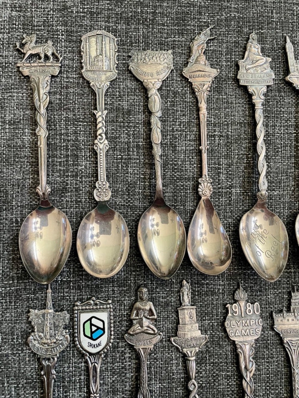Lot of 29 ESPN Souvenir Travel Spoons - Picture 2 of 10